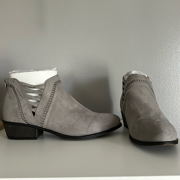 Journee Collection Shoes - Journee Collection - Women’s booties - size 10 - grey suede - 1.5 inch heel
